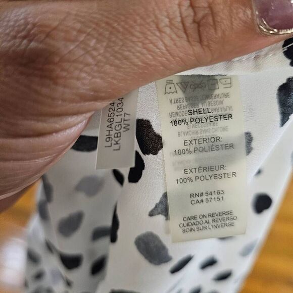 Karl Lagerfeld Shirt Womens Medium White Animal Print Blouse - Picture 7 of 7